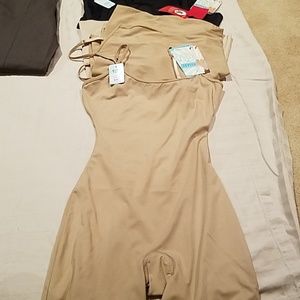 Assets mid-thigh bodysuit L